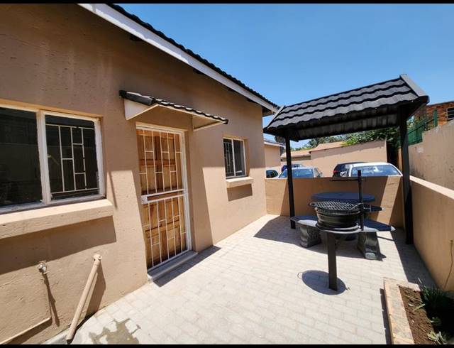 1 BEDROOM APARTMENT FOR SALE IN SELECTION PARK